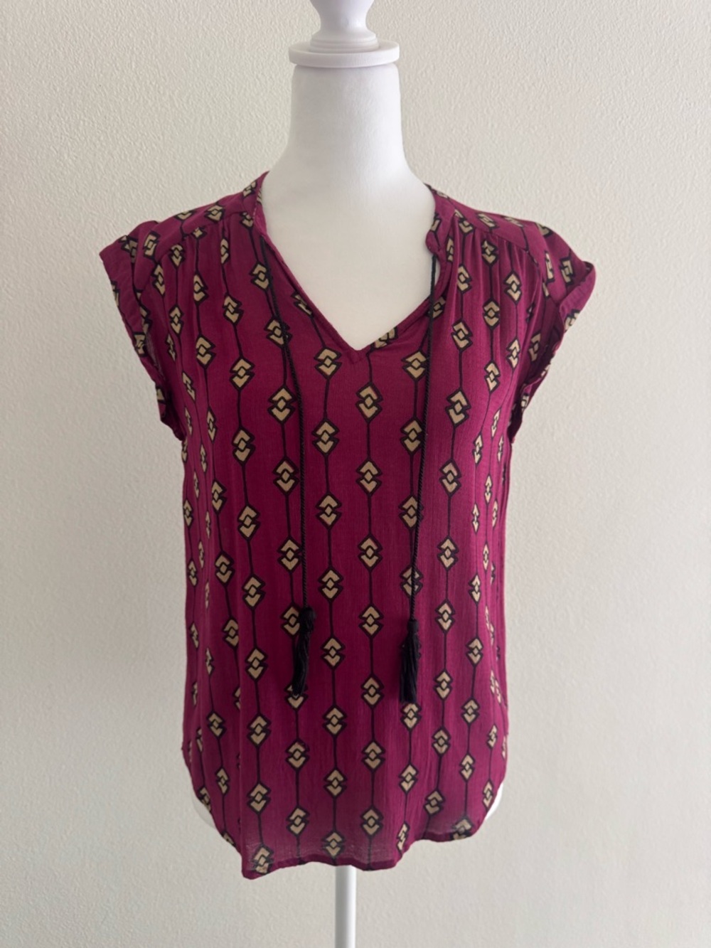 Lucky Brand Magenta Geometric V-Neck Tie Top